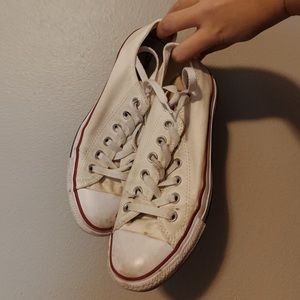 white low top converse!